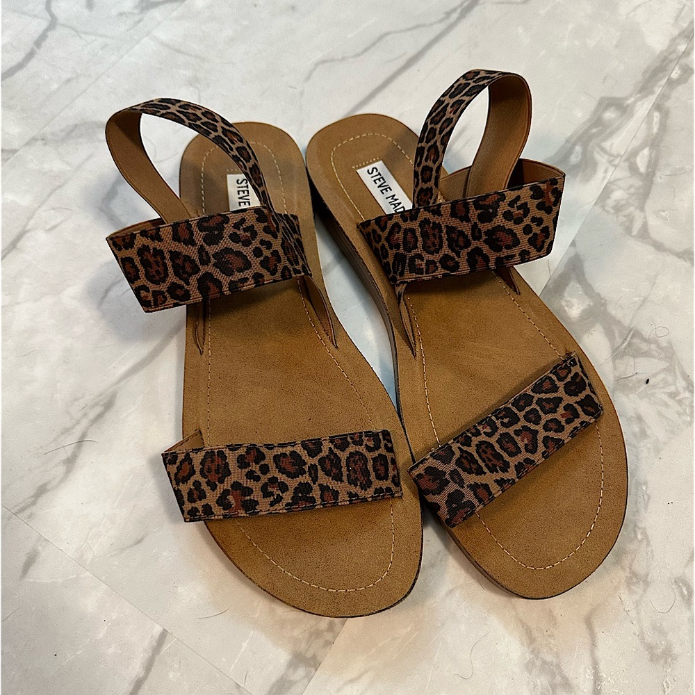 Like new. Steve Madden sandals. Size 9.5